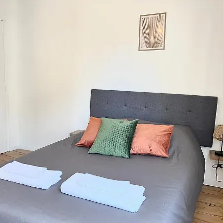 Villa Le St-hilaire, House In The Center With Patio With Parking *