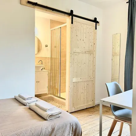 Villa Le St-hilaire, House In The Center With Patio With Parking Poitiers