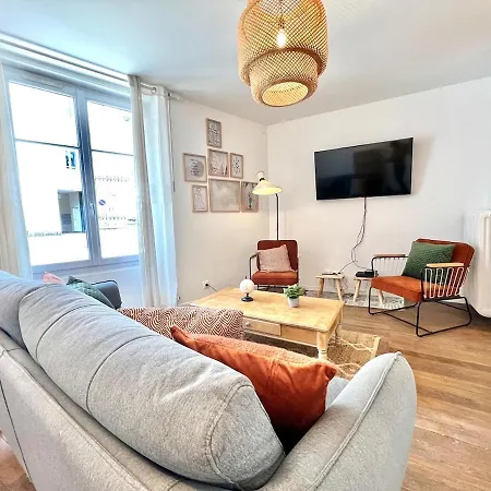 Le St-hilaire, House In The Center With Patio With Parking *