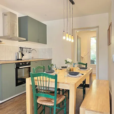 Le St-hilaire, House In The Center With Patio With Parking