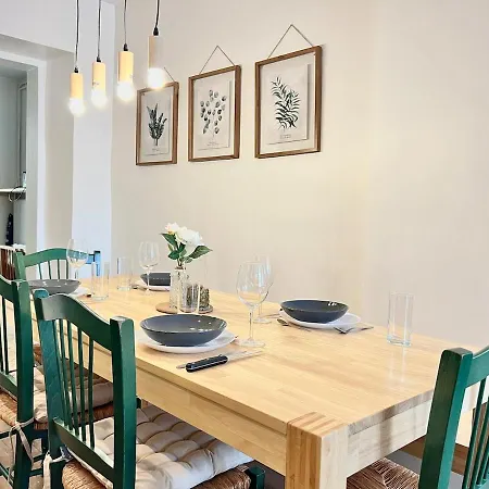 Le St-hilaire, House In The Center With Patio With Parking Villa *