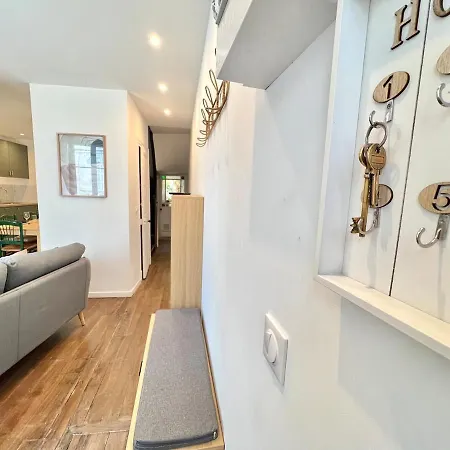 Villa Le St-hilaire, House In The Center With Patio With Parking Poitiers