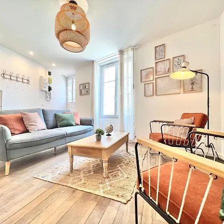 Le St-hilaire, House In The Center With Patio With Parking