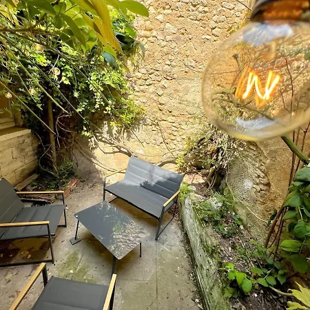 Le St-hilaire, House In The Center With Patio With Parking *