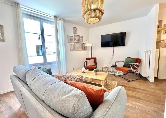 Le St-hilaire, House In The Center With Patio With Parking *