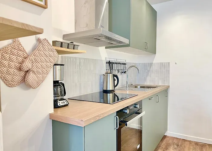 Le St-hilaire, House In The Center With Patio With Parking *