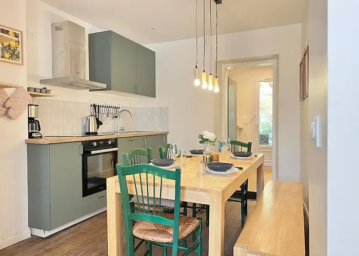 Le St-hilaire, House In The Center With Patio With Parking