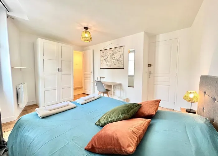 Villa Le St-hilaire, House In The Center With Patio With Parking Poitiers